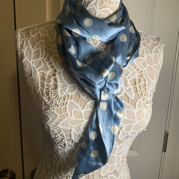 Blue polka dots silk scarf - Picture 5 of 6